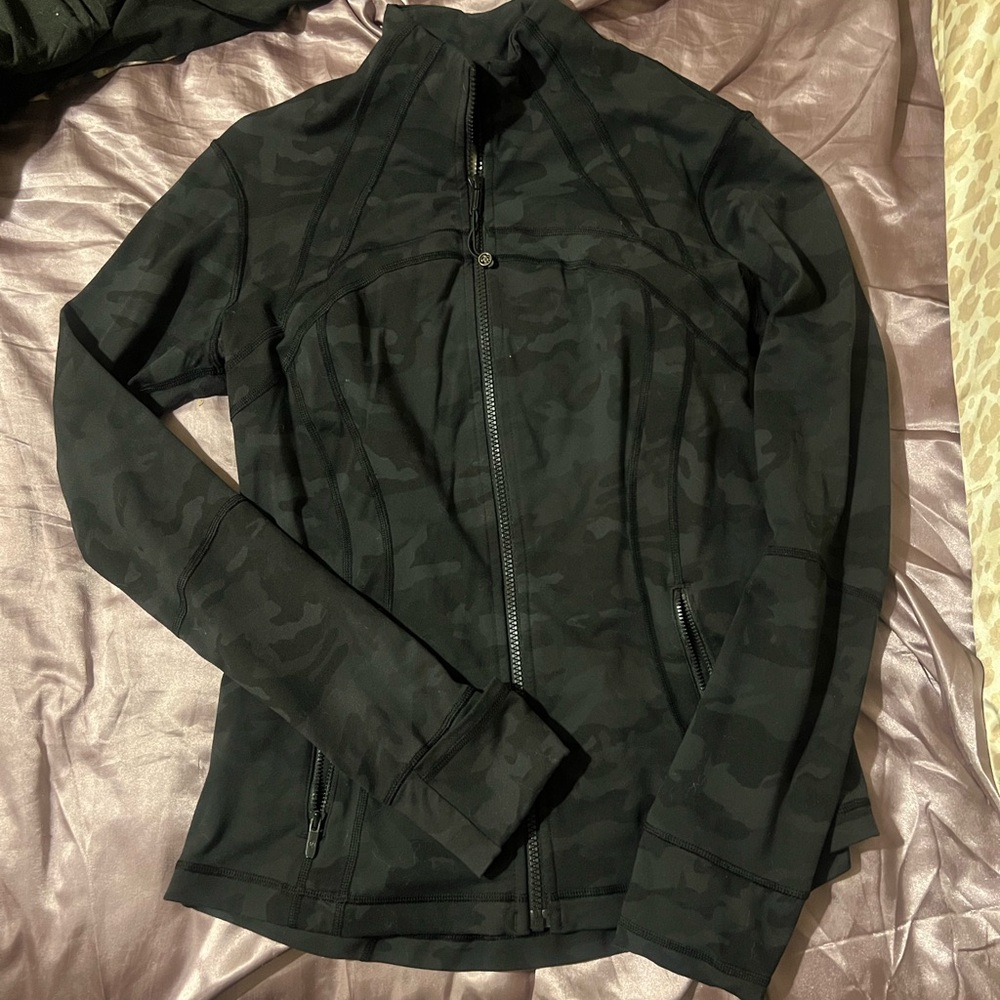 Lululemon Women's Black Camouflage Jacket